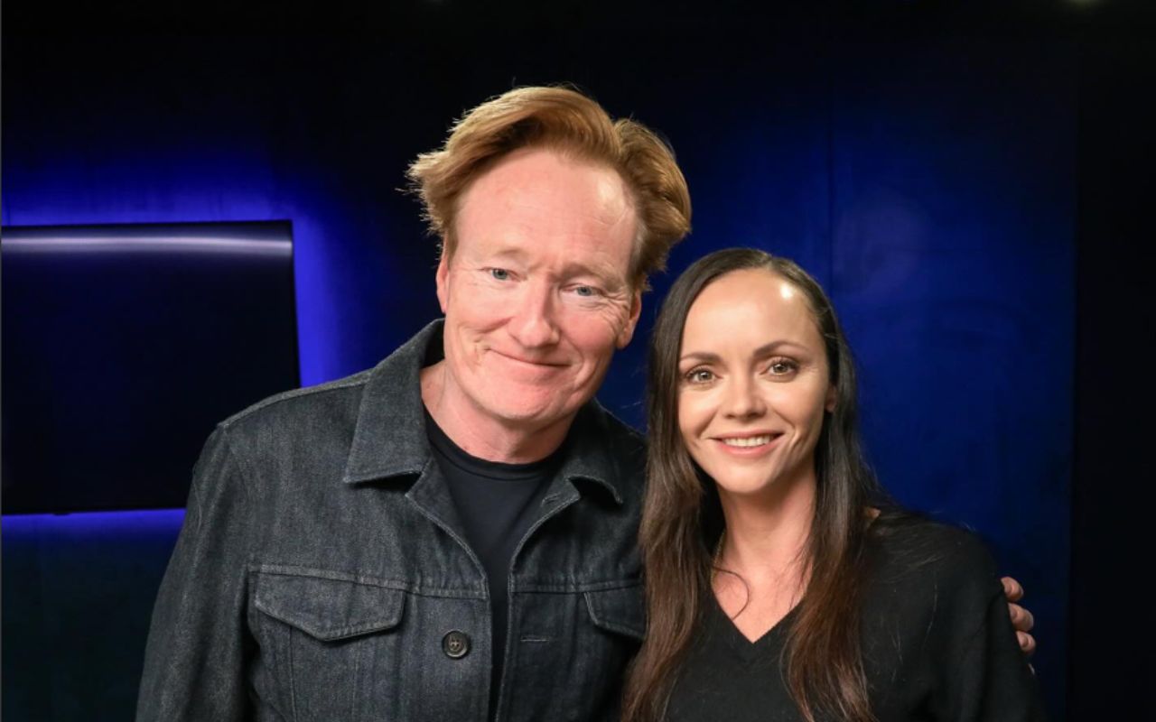 Christina Ricci with Conan O'Brien during a late night interview